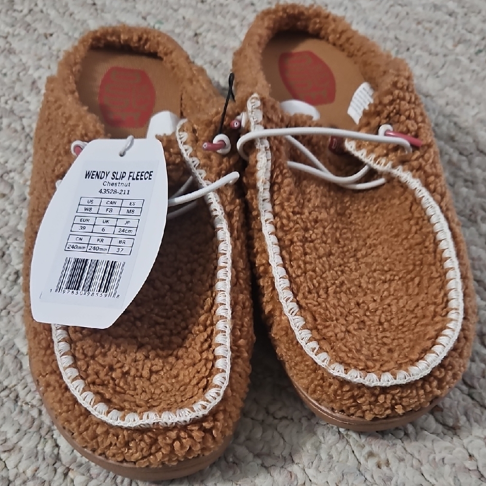 NWT Hey Dude Wendy Slipper Fleece Size 8